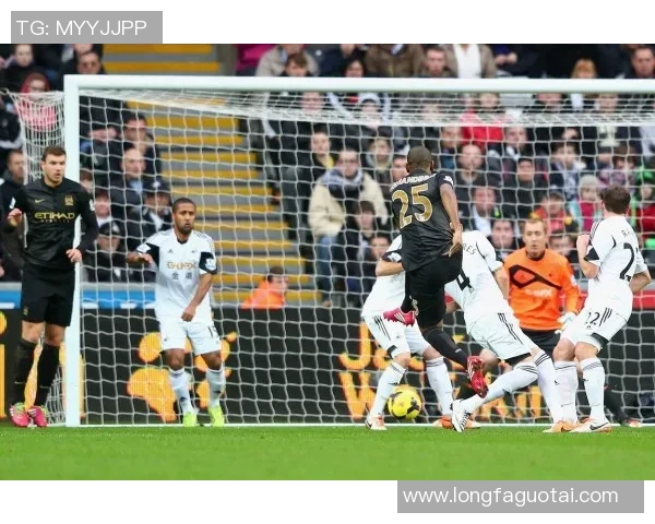 足坛新星闪耀赛场聚焦年轻球员创造进球纪录之路